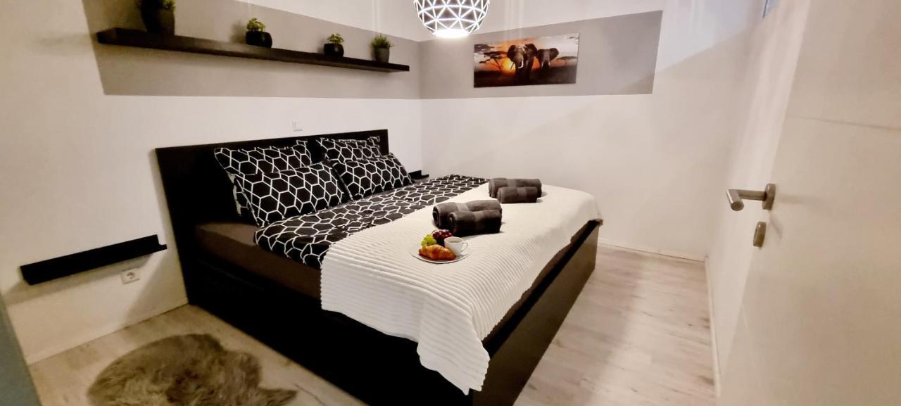 New Modern Selfcheckin Publicfreeparking Highspeed Wifi Kingsizebed Apartment Baden-Baden Luaran gambar