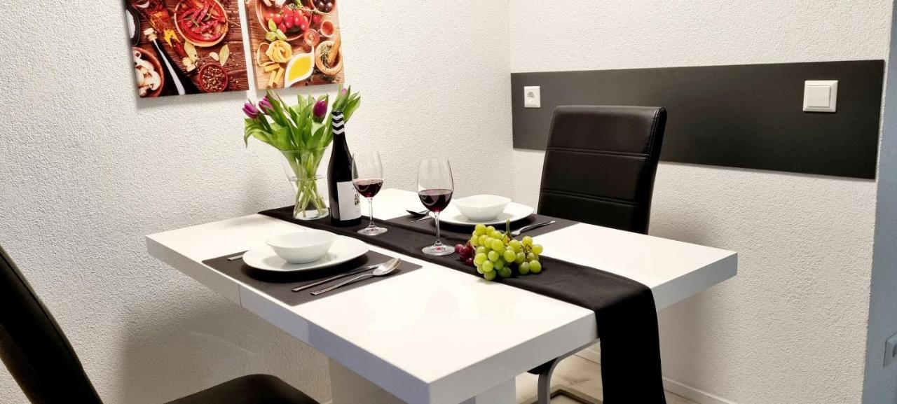 New Modern Selfcheckin Publicfreeparking Highspeed Wifi Kingsizebed Apartment Baden-Baden Luaran gambar