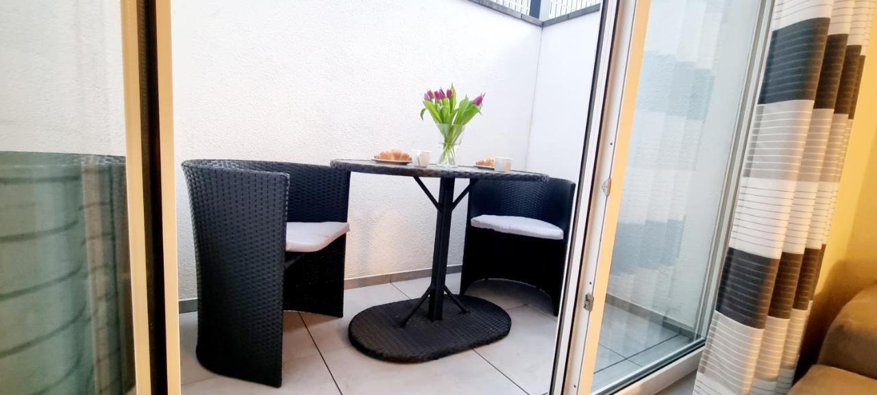 New Modern Selfcheckin Publicfreeparking Highspeed Wifi Kingsizebed Apartment Baden-Baden Luaran gambar
